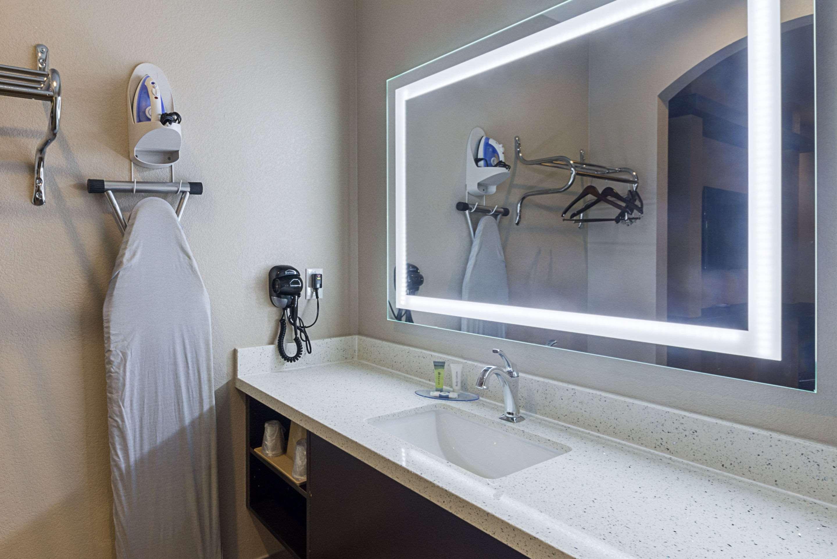 Econo Lodge Inn & Suites Houston Nw-Cy-Fair Jersey Village Buitenkant foto