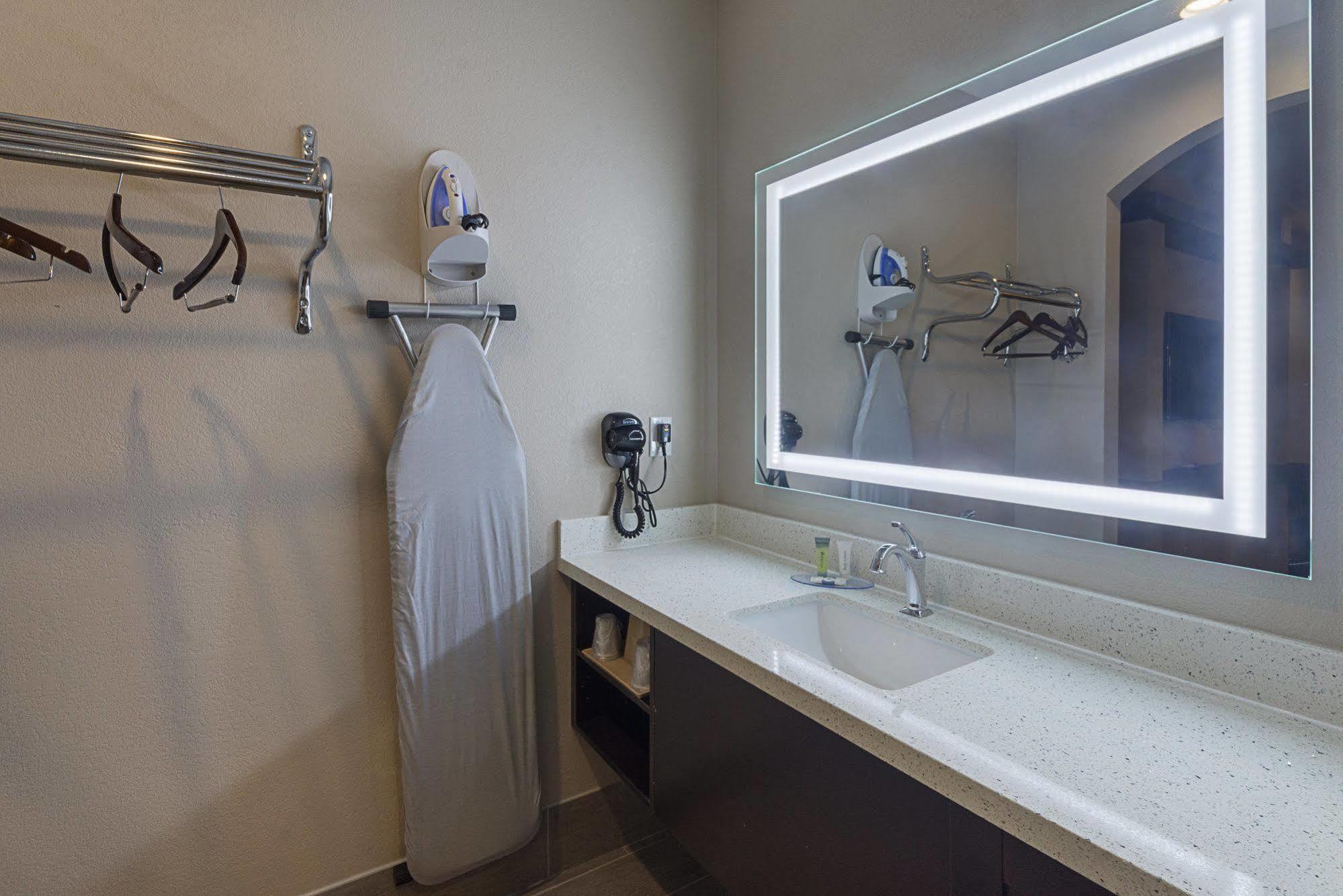 Econo Lodge Inn & Suites Houston Nw-Cy-Fair Jersey Village Buitenkant foto